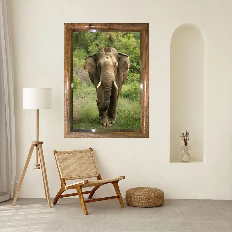 Majesté de la jungle – Face à face avec un éléphant dans la jungle (cadre photo d'art)